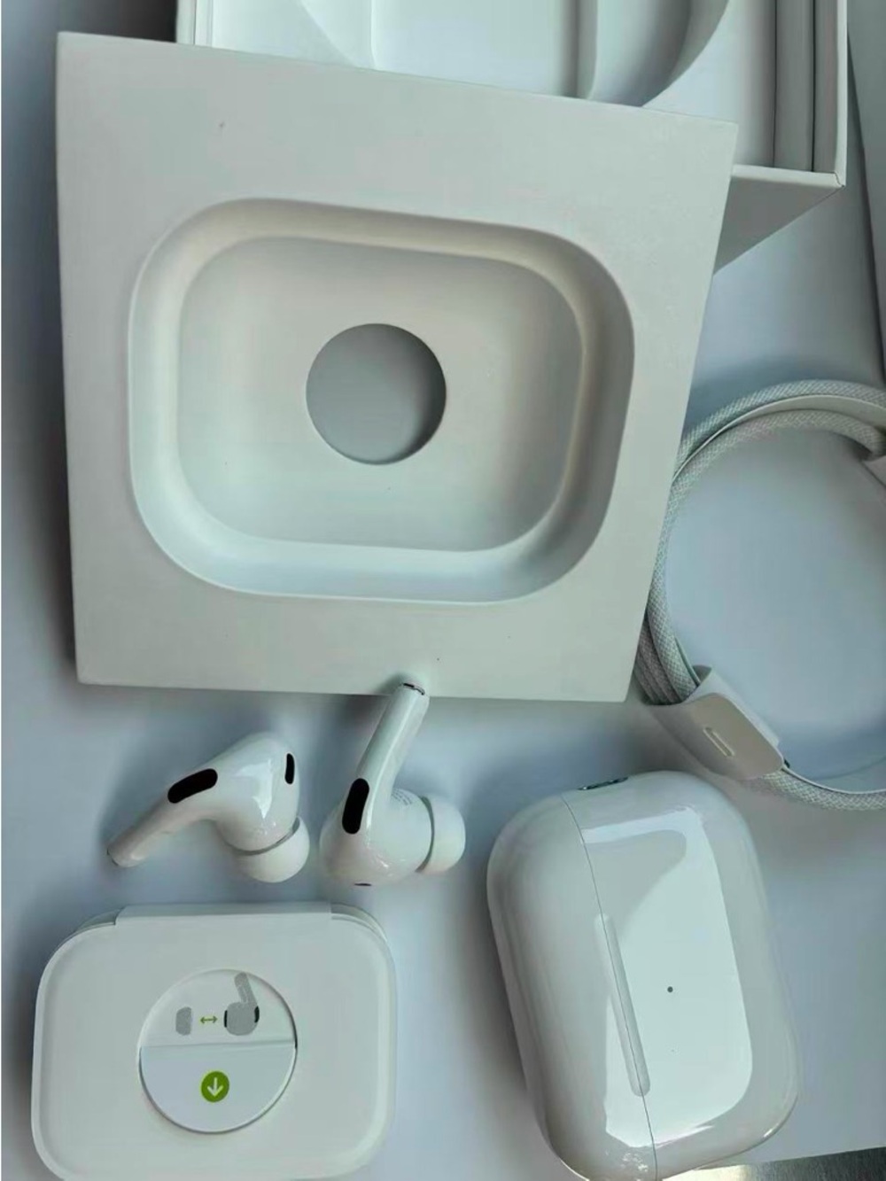 Apple AirPods Pro Wireless Earbuds White - Picture 12 of 16